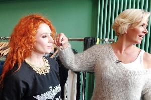 Claudia Effenberg und Christine Neubauer kaufen groß ein