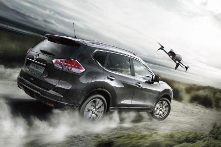 Nissan X-Trail mit Drohne Nissan X-Trail mit Drohne