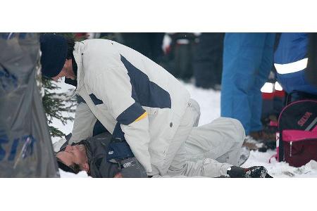 In Värmland dürfen sich auch Männer gemeinsam im Schnee wälzen ...