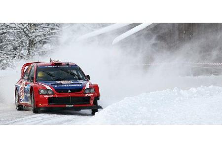 Xavier Pons stopfte seinen Mitsubishi in eine Schneewand.