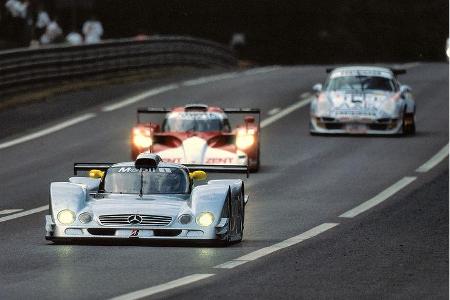 Nachdem der Mercedes CLR von Mark Webber auf der langen Geraden abhob, sagte der Hersteller allerdings ab.