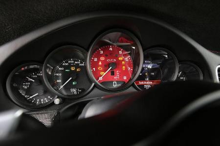 Porsche 911 Carrera GTS, Rundinstrumente