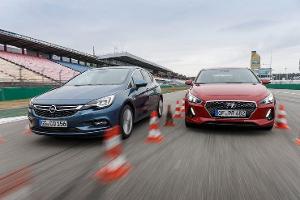 Hyundai i30 und Opel Astra im Vergleichstest