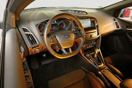Ford Focus RS, Cockpit