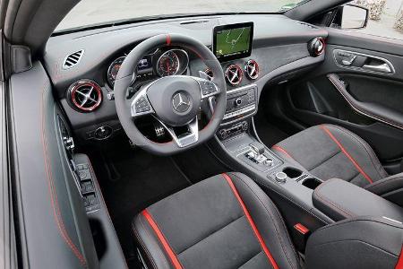 Mercedes-AMG CLA 45 4Matic, Cockpit