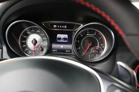 Mercedes-AMG CLA 45 4Matic, Rundinstrumente