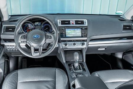 Subaru Outback 2.0D, Cockpit