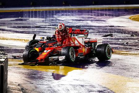 Kimi Räikkönen - Ferrari - Max Verstappen - Red Bull - GP Singapur 2017 - Rennen Kimi Räikkönen - Ferrari - Max Verstappen - Red Bull - GP Singapur 2017 - Rennen