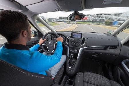 Opel Zafira Tourer 1.6 CNG Turbo, Cockpit, Fahrersicht