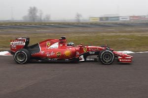 Antonio Giovinazzi testet Ferrari