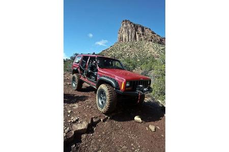 Für den Mopar XJ Stroker wurde ein Cherokee XJ umgebaut. DIe Türen wurden durch Tube Doors ersetzt, der Motor gegen einen ne...