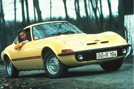 Opel: Die Marke mit dem Blitz ist ins Schlingern geraten. Welch bedeutende Historie die Rüsselsheimer Marke aufweist, sehen ... Opel: Die Marke mit dem Blitz ist ins Schlingern geraten. Welch bedeutende Historie die Rüsselsheimer Marke aufweist, sehen ...