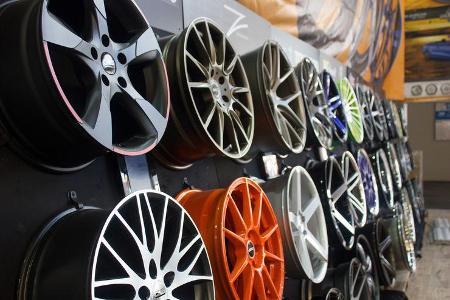 Die Zubehör-Hersteller lassen sich nicht lumpen. Wer für sein Auto noch die passenden Felgen sucht, ist auf der Tuning World...