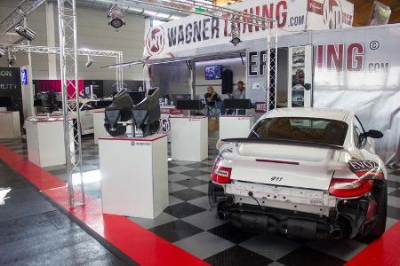 Am Wagner Stand gewährt ein Porsche 997 GT2 einen Blick hinter die Kulissen.