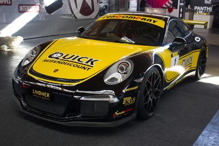 Fast hätten wir es ja geglaubt. Was hier auf GT3 macht ist in Wirklichkeit ein gut getarnter Carrera im GT3-Gewand.