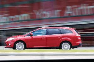 Ford Focus 1.6 Ecoboost Turnier Titan, Seitenansicht, Fahrt