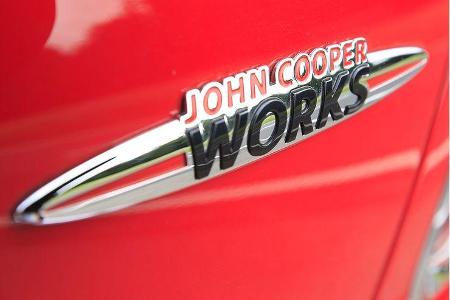 Das Symbol der Macht: Mit dem John Cooper Works hat Mini nun ein wirklich heißes Eisen im Feuer.