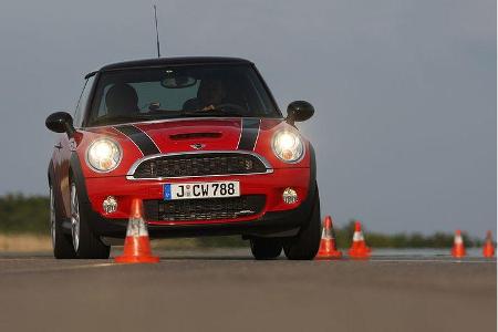 Außer der mit längerem Radstand gesegnete Mini Clubman war keiner schneller.