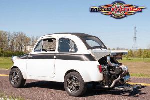 Alter Fiat 500 mit Subaru-Vierzylinder