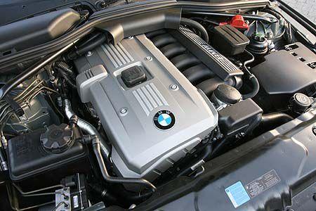 Ein Traum an Laufruhe und Drehvermögen: BMW Dreiliter.