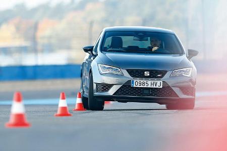 Seat Leon Cupra 280, Frontansicht, Slalom