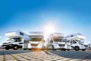 Vier Alkoven-Wohnmobile im Vergleichstest