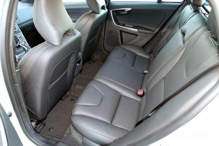 Volvo V60 Cross Country D4 AWD Momentum