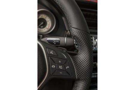 Mercedes E 200 T, Lenkrad, Bedienelemente
