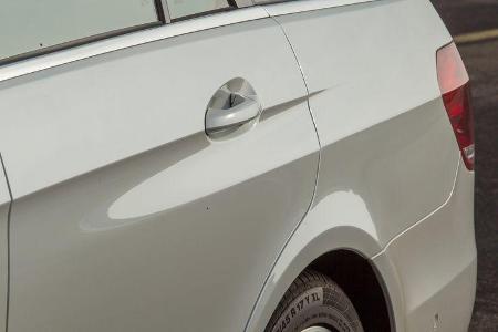 Mercedes E 200 T, Seitenführung
