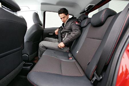 Toyota Yaris, Fond