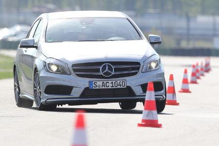 Mercedes A 250, Frontansicht, Slalom