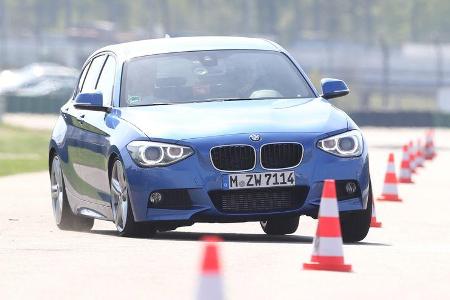 BMW 125i, Frontansicht, Slalom