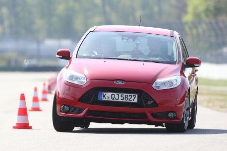 Ford Focus ST, Frontansicht, Slalom