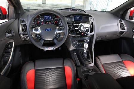 Ford Focus ST, Cockpit, Lenkrad