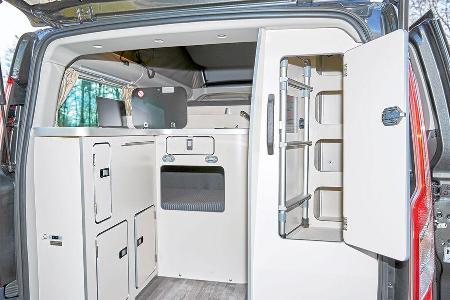 Helle Möbel schaffen ein freundliches Ambiente.