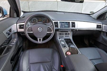 Jaguar XF Sportbrake 2.2D, Cockpit, Lenkrad