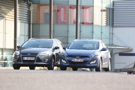 Hyundai i30 1.6 CRDI, Ford Focus 2.0 TDCi, Frontansicht Hyundai i30 1.6 CRDI, Ford Focus 2.0 TDCi, Frontansicht