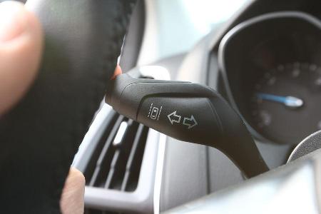 Ford Focus 2.0 TDCi, Lenkradhebel