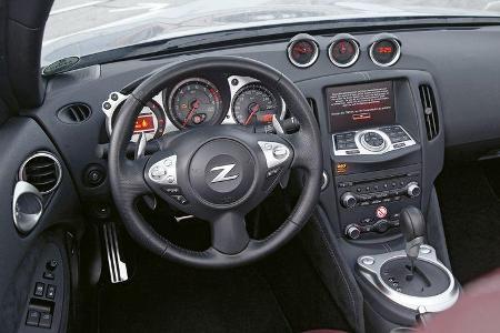 Nissan 370Z Roadster, Cockpit, Lenkrad