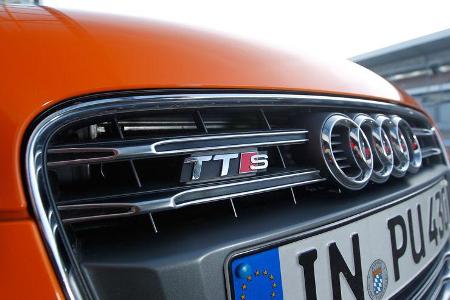 Audi TTS Roadster, Kühlergrill, Typenbezeichnung