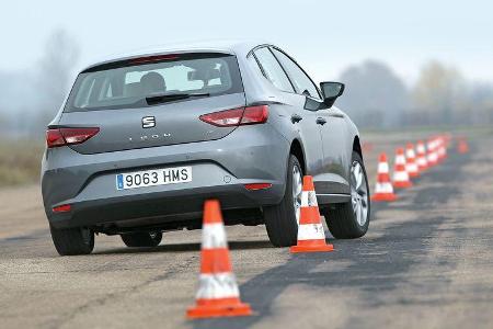 Seat León 1.4 TSI, Heckansicht, Slalom