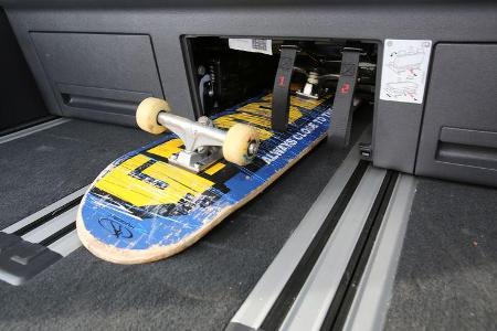 VW Multivan 2.0 TDI, Stauraum, Skateboard