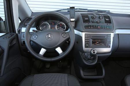 Mercedes Viano 2.0 CDI, Cockpit, Lenkrad