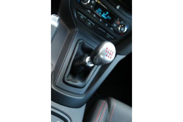 Ford Focus ST, Schalthebel, Schaltknauf