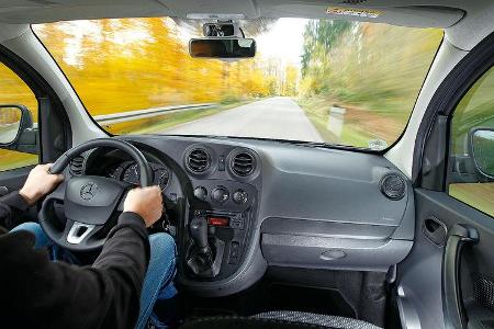 12/2012 ams27/2012, Vergleichstest Mercedes Citan 109 CDI Innenraum