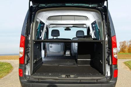 12/2012 ams27/2012, Vergleichstest Mercedes Citan 109 CDI Kofferraum