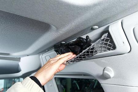 12/2012 ams27/2012, Vergleichstest VW Caddy 1.6 TDI Trendline, Innenraum