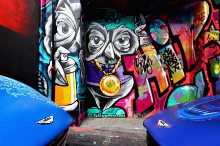 Ricciardo & Verstappen - Red Bull - Graffiti - Aston Martin - GP Australien 2018