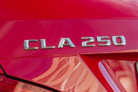 Mercedes CLA Shooting Brake, Typenbezeichnung