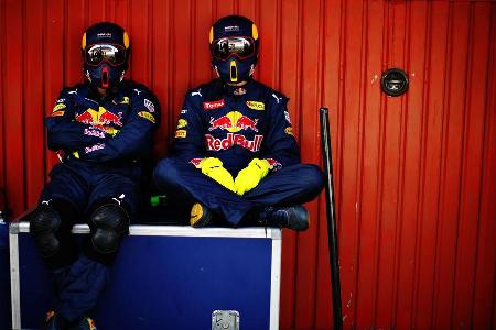 Red Bull - Highlights - Barcelona Test 2 - 2016